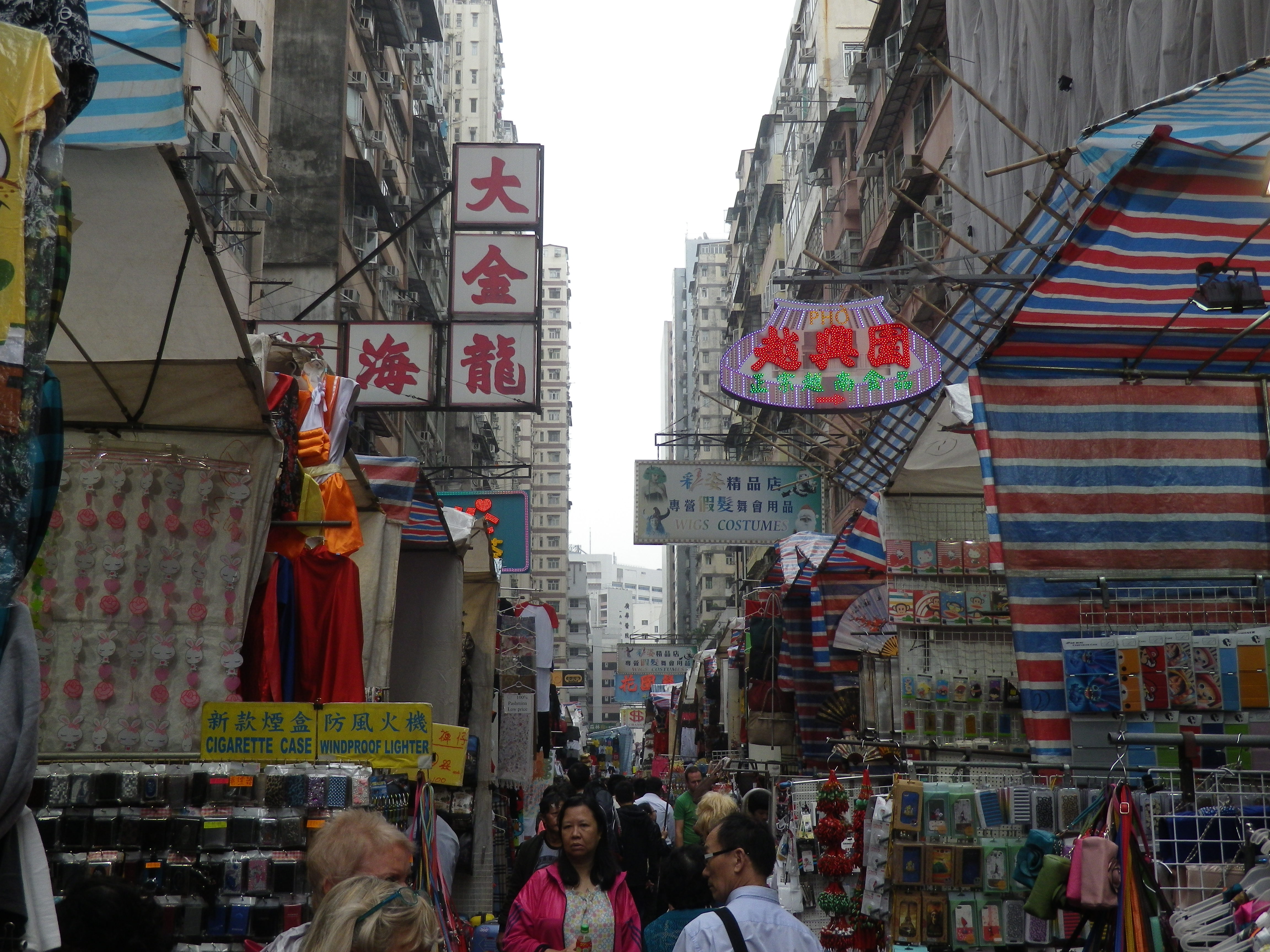 Hong Kong – Mongkok Market – Ladies Market